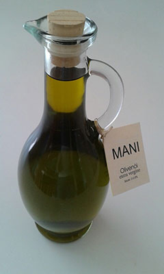 Karaffe mit Mani Olivenöl